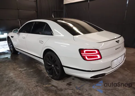 2022 Bentley Flying Spur V8 z USA, uszkodzony, nr VIN SCBBG6ZG6NC091386